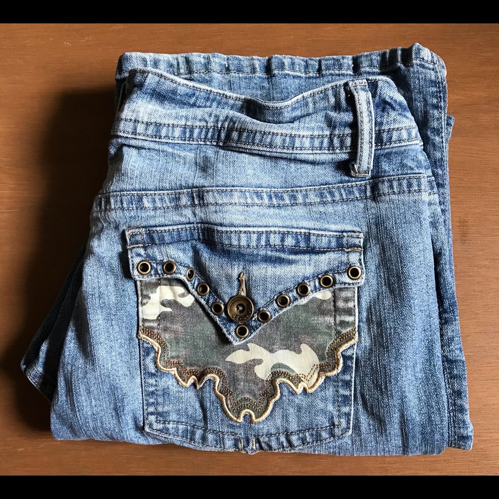 9.8 women’s jeans size 16